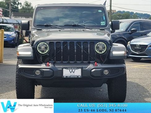 Used 2018 Jeep Wrangler Unlimited Sahara AWD/4WD image 2