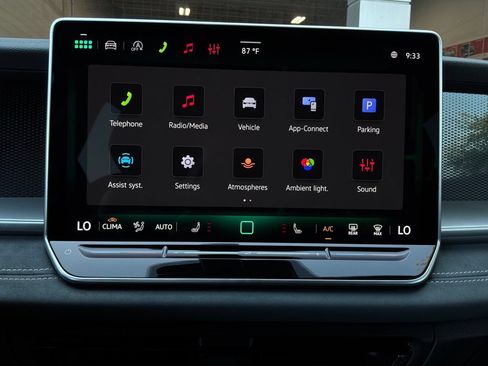 Used 2026 Volkswagen Tiguan SE FWD image 29