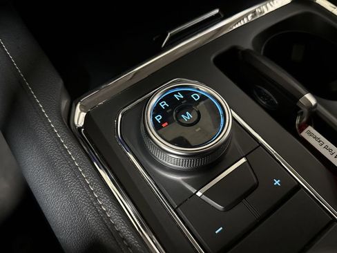 Used 2024 Ford Expedition Max XLT image 18