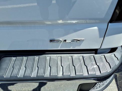 Used 2021 GMC Sierra 1500 SLT w/ SLT Premium Package AWD/4WD image 13