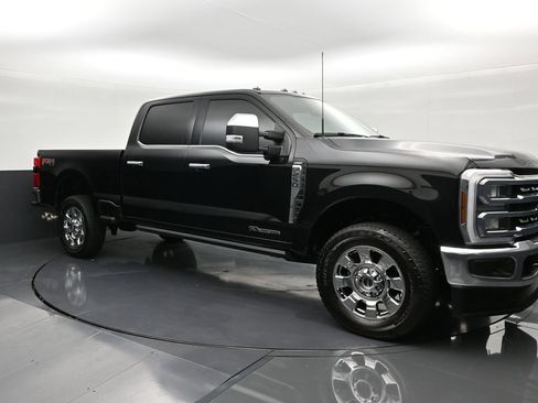 Used 2025 Ford F250 Lariat w/ Chrome Package AWD/4WD image 7