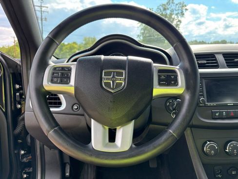 Used 2011 Dodge Avenger Lux FWD image 18