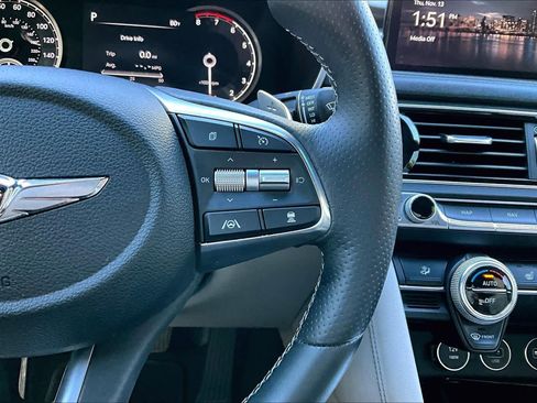 Used 2022 Genesis G70 2.0T image 22