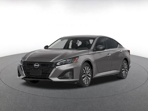 Used 2025 Nissan Altima 2.5 SV FWD image 3