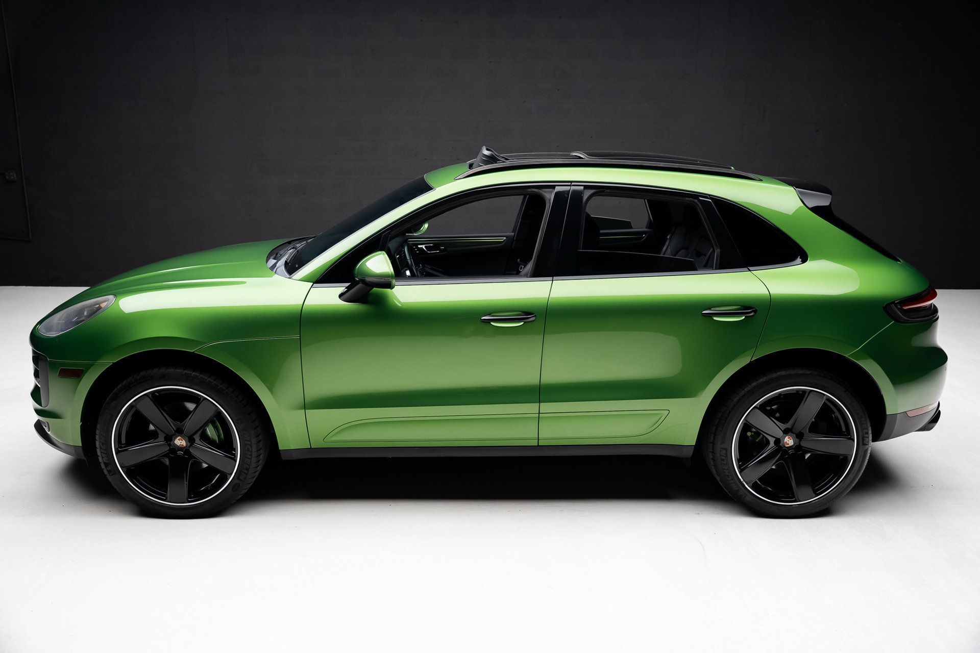 Used 2019 Porsche Macan AWD/4WD image 16