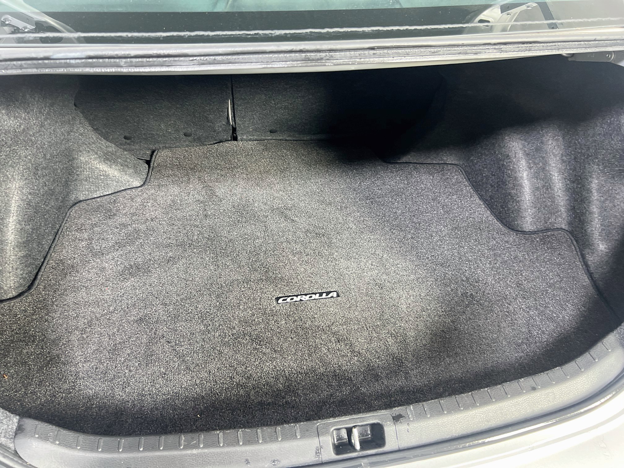 Used 2016 Toyota Corolla LE FWD image 23
