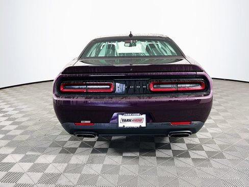 Used 2022 Dodge Challenger R/T w/ Performance Handling Group image 9