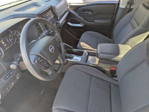 Used 2023 Nissan Frontier SV image 19