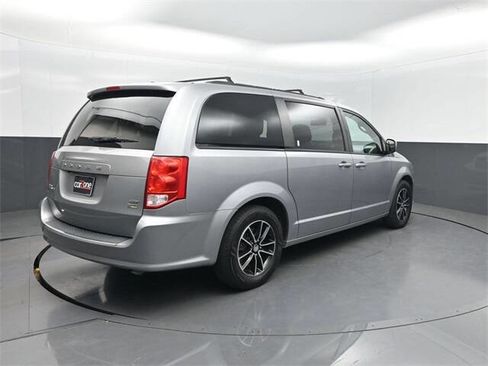 Used 2019 Dodge Grand Caravan GT image 34