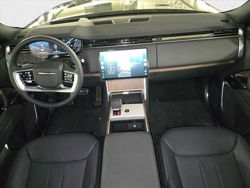 New 2025 Land Rover Range Rover SE image 9
