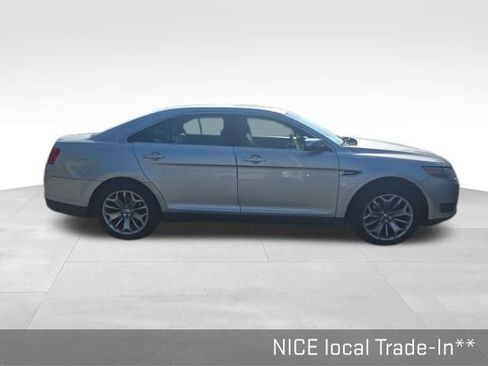 Used 2013 Ford Taurus Limited FWD image 3