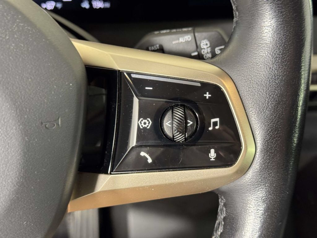 Used 2023 BMW iX xDrive50 AWD/4WD image 23