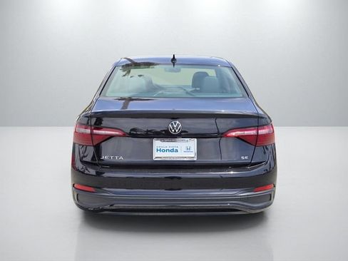 Used 2024 Volkswagen Jetta SE FWD image 8