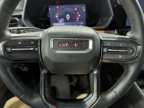 Used 2023 GMC Canyon AT4 w/ Technology Package AWD/4WD image 9