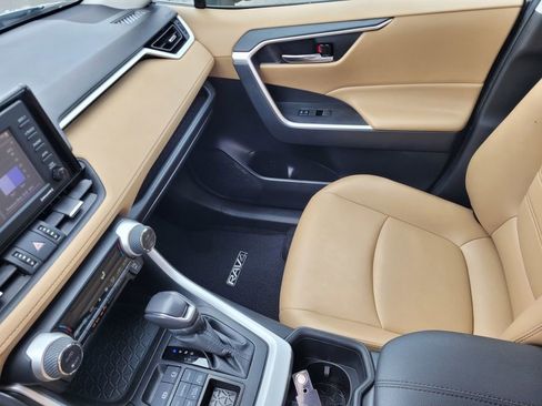 Used 2022 Toyota RAV4 XLE Premium w/ Carpet Mat Package (TMS) image 14