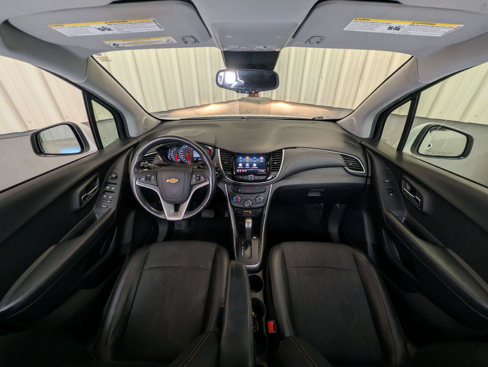 Used 2020 Chevrolet Trax LT w/ LT Convenience Package FWD image 2