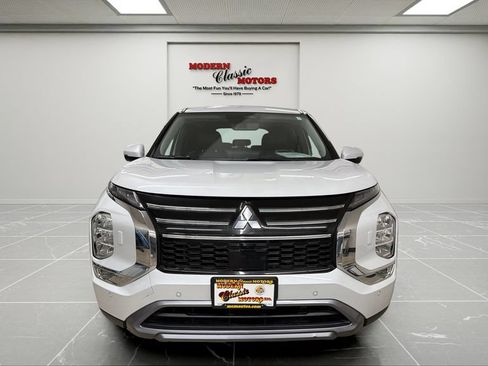 Used 2025 Mitsubishi Outlander AWD image 8