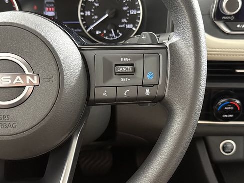 Used 2023 Nissan Rogue SV FWD image 17