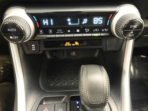 Used 2025 Toyota RAV4 XLE image 24
