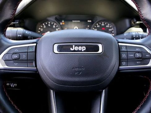 Used 2022 Jeep Compass Trailhawk w/ Trailhawk Convenience Group AWD/4WD image 12