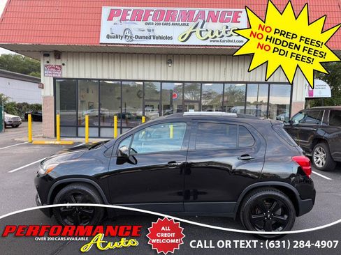 Used 2018 Chevrolet Trax Premier w/ Midnight Edition image 3