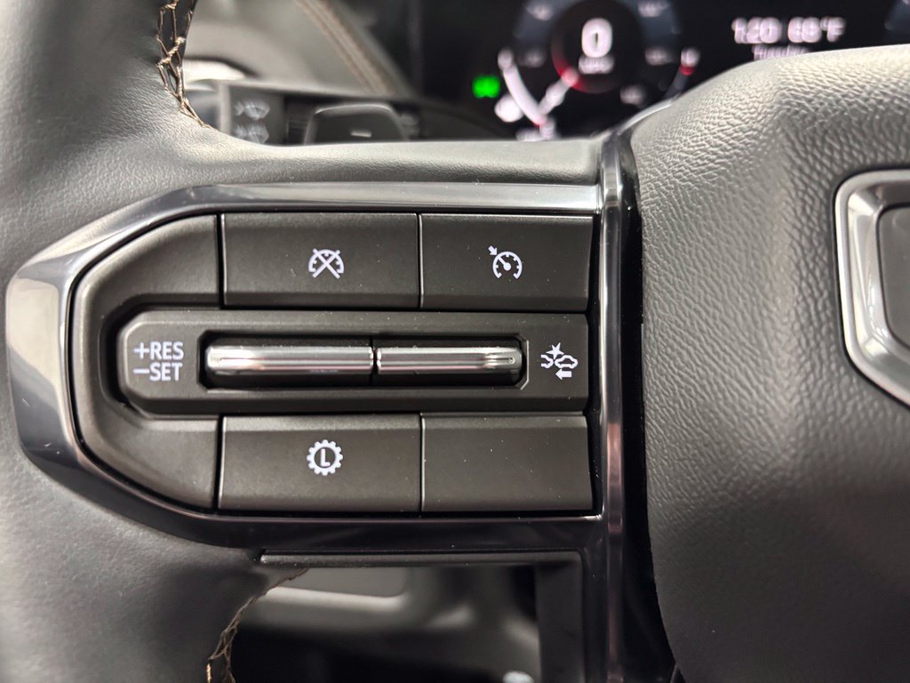 Used 2026 GMC Yukon XL AT4 AWD/4WD image 19