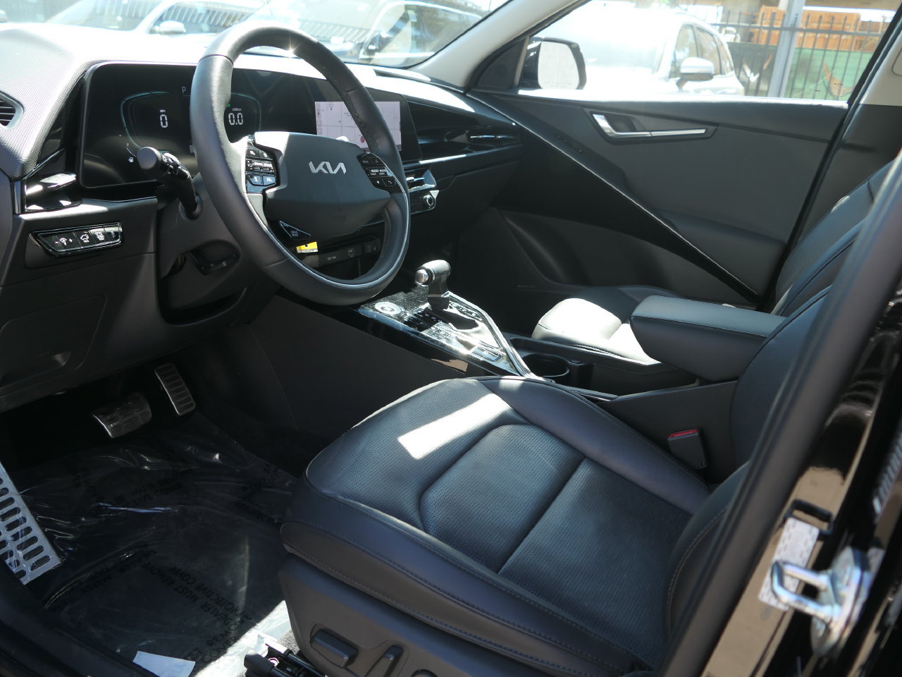 Certified 2023 Kia Niro SX Touring FWD image 12
