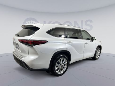 Used 2023 Toyota Highlander Limited AWD/4WD image 11