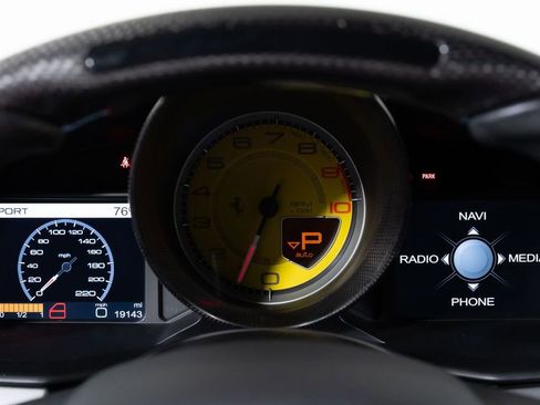 Used 2013 Ferrari 458 Italia Coupe image 26