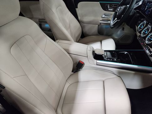 Used 2023 Mercedes-Benz GLA 250 4MATIC image 32
