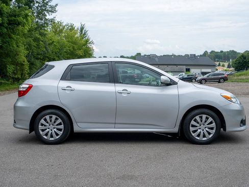 Used 2012 Toyota Matrix L w/ L Sport Pkg FWD image 2