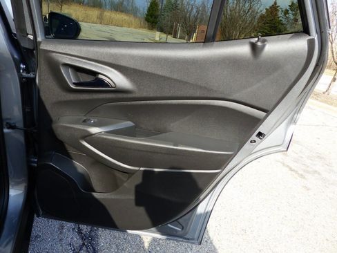 Used 2025 Chevrolet Trax LT w/ Driver Confidence Package image 30