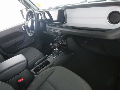 New 2026 Jeep Gladiator Sport AWD/4WD image 27