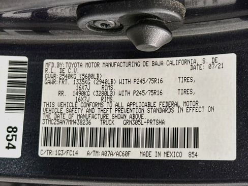 Certified 2021 Toyota Tacoma SR5 AWD/4WD image 36