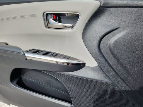 Used 2016 Toyota Avalon XLE FWD image 9