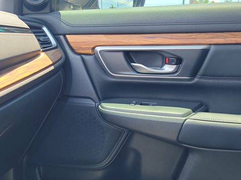 Used 2018 Honda CR-V Touring image 30
