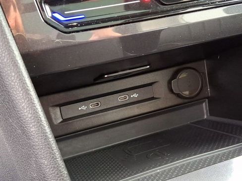 Used 2024 Volkswagen Tiguan SE R-Line image 31