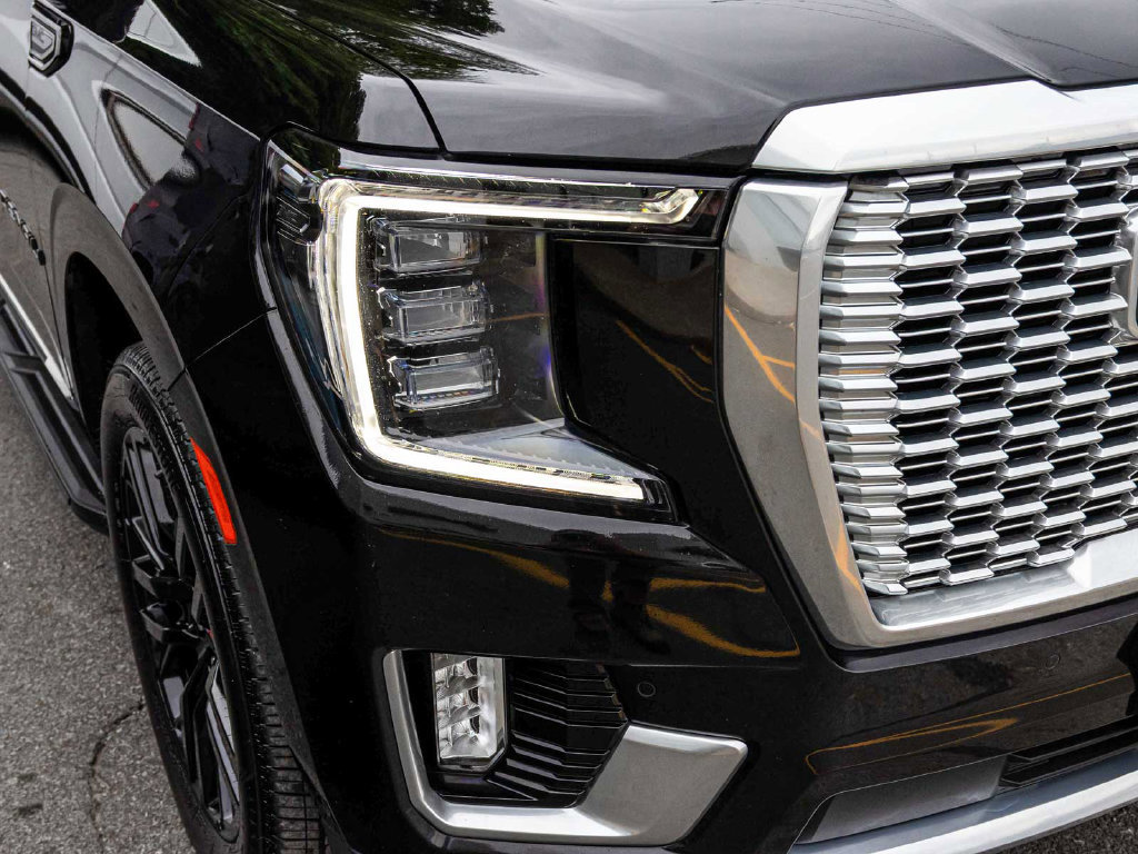 Used 2024 GMC Yukon Denali w/ Advanced Technology Package AWD/4WD image 37
