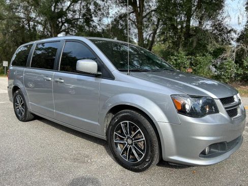 Used 2019 Dodge Grand Caravan GT image 2