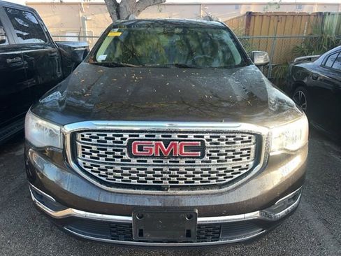 Used 2019 GMC Acadia Denali w/ Technology Package image 2