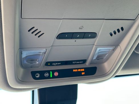Used 2019 Chevrolet Equinox Premier FWD image 33