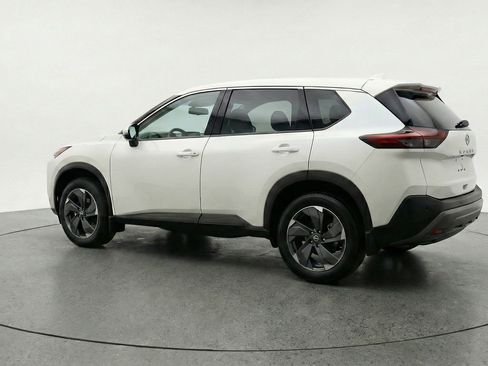 Used 2025 Nissan Rogue SV image 6