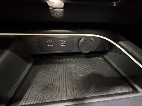 New 2026 Nissan Sentra SR w/ Floor Mat Package FWD image 31
