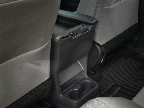 Used 2023 Toyota Sienna LE AWD/4WD image 37