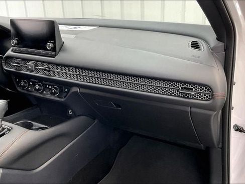 Certified 2025 Honda HR-V Sport image 17