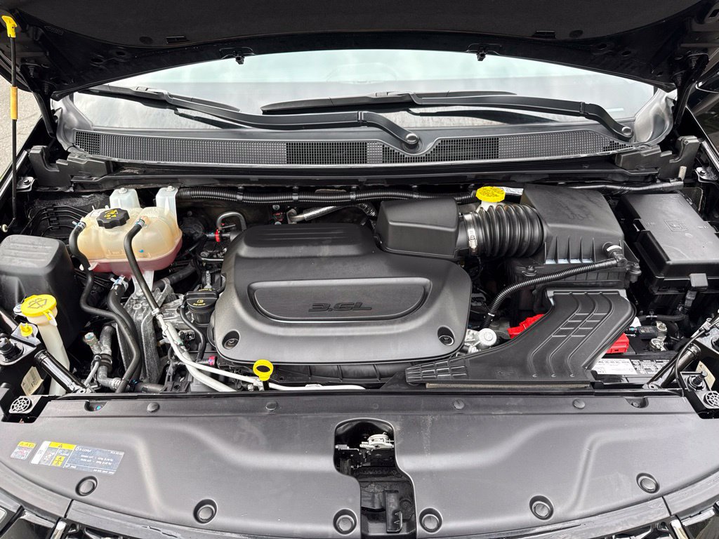 Used 2024 Chrysler Pacifica Touring-L FWD image 43