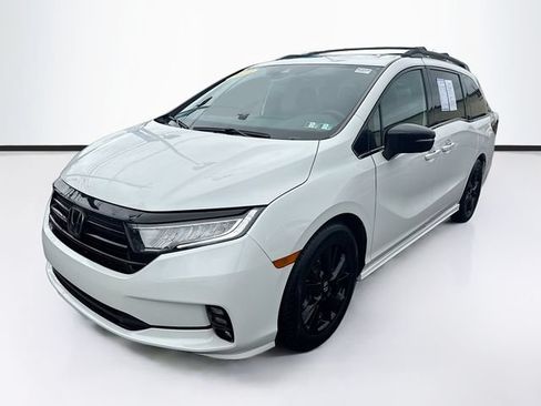 Certified 2023 Honda Odyssey Sport image 3
