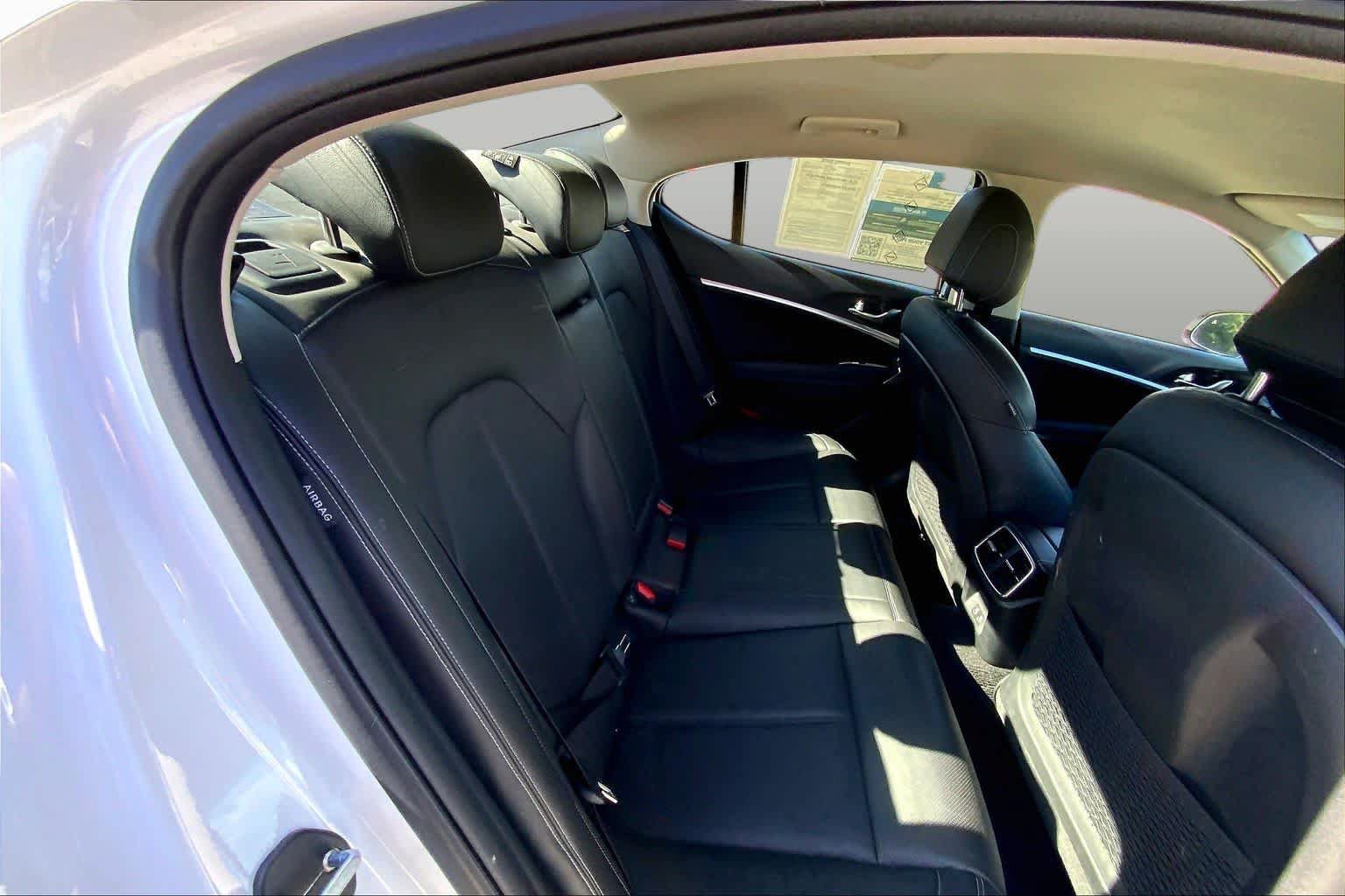 Used 2025 Genesis G70 2.5T AWD/4WD image 19