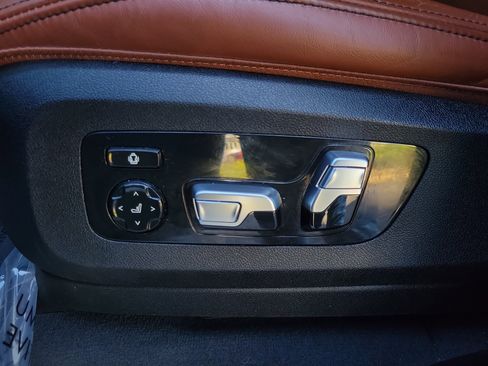 Used 2022 BMW X5 M50i w/ Executive Package image 18