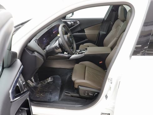 Certified 2025 BMW X3 xDrive30i w/ Premium Package image 6